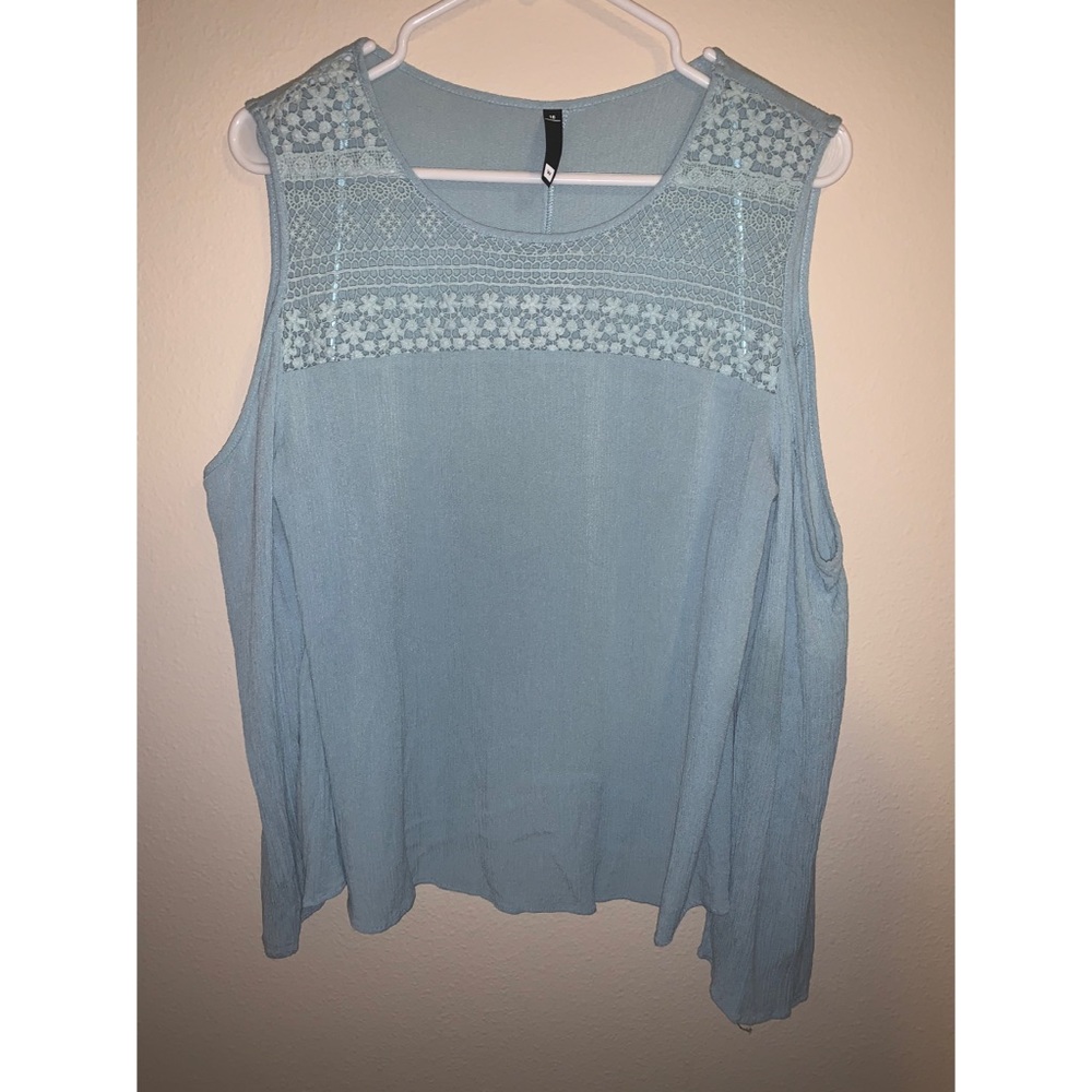 Worthingting light blue cold shoulder blouse